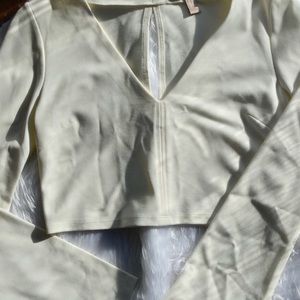 Flared sleeve crop top